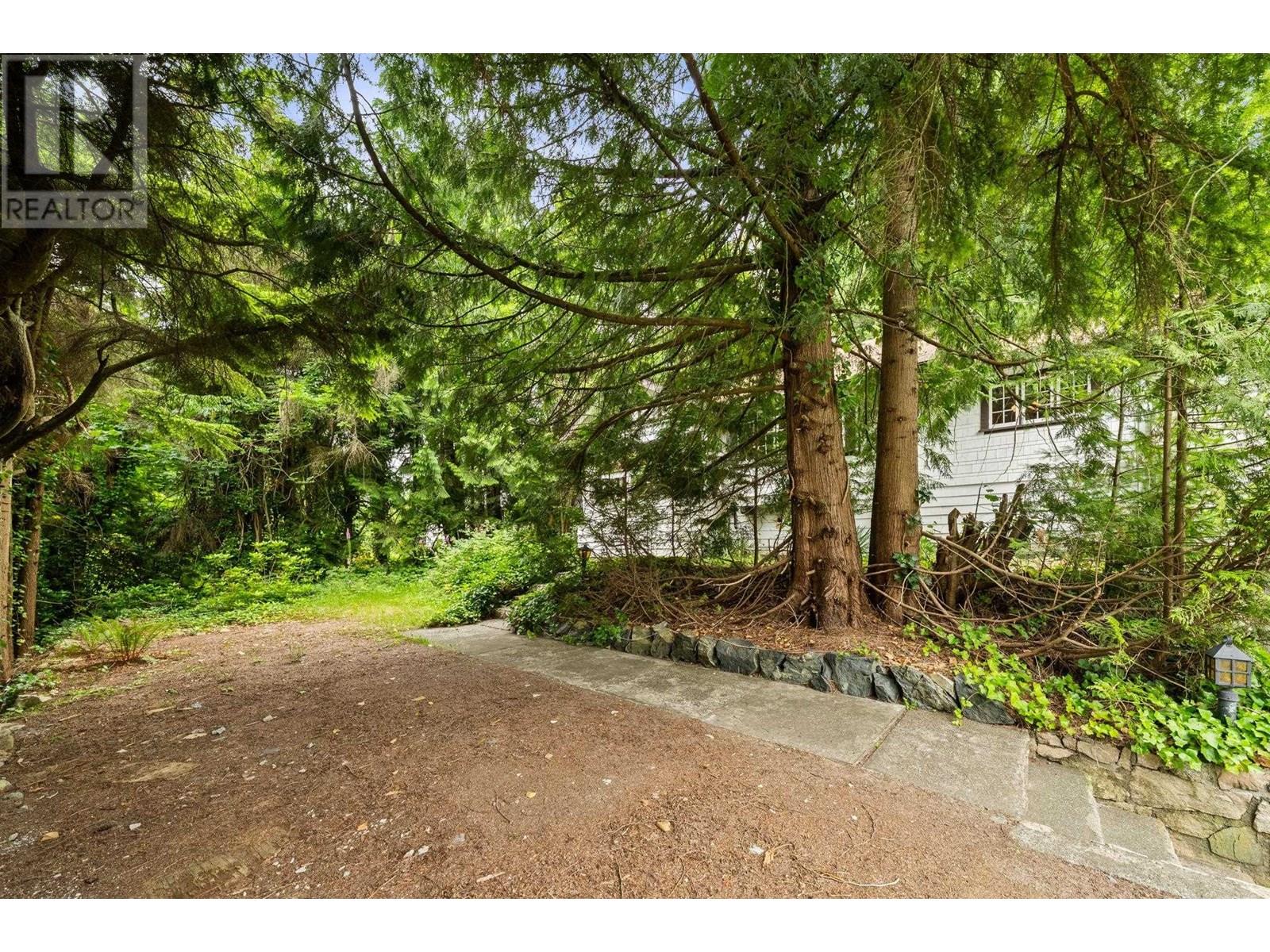 Property at 338 E OSBORNE ROAD image 4