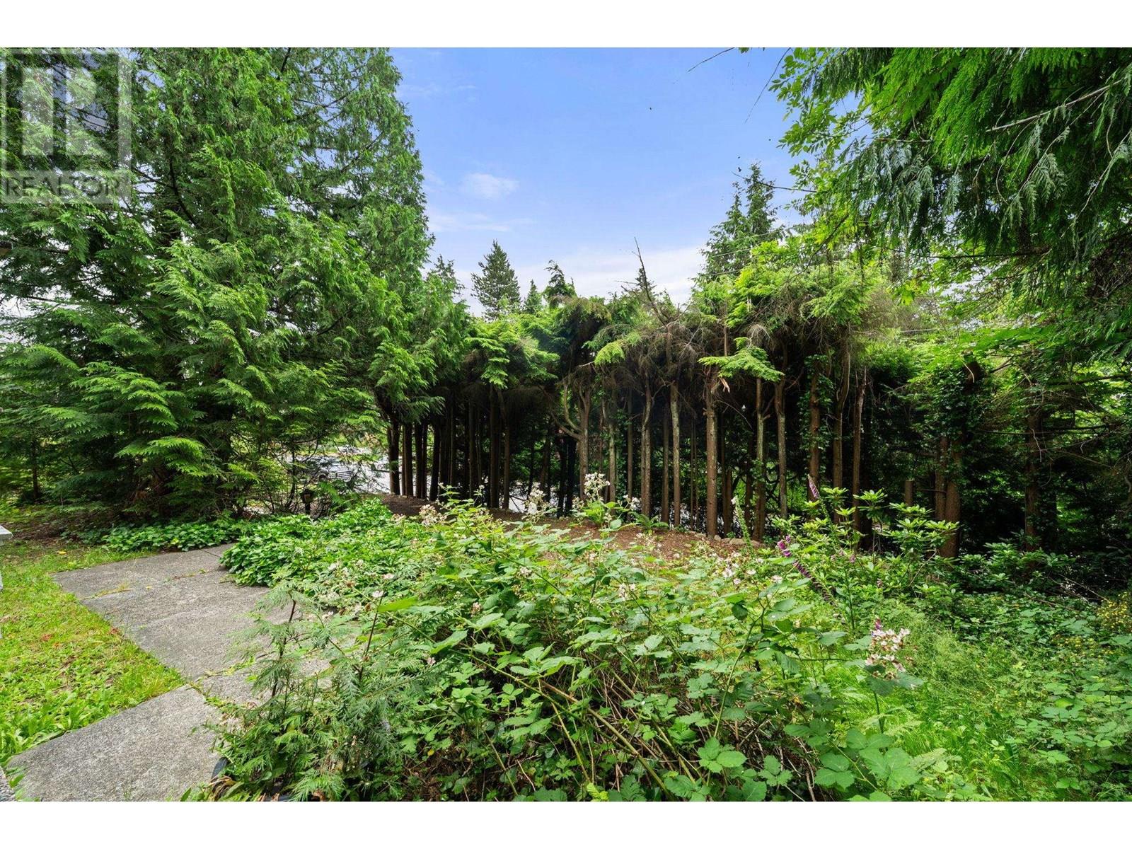 Property at 338 E OSBORNE ROAD image 5