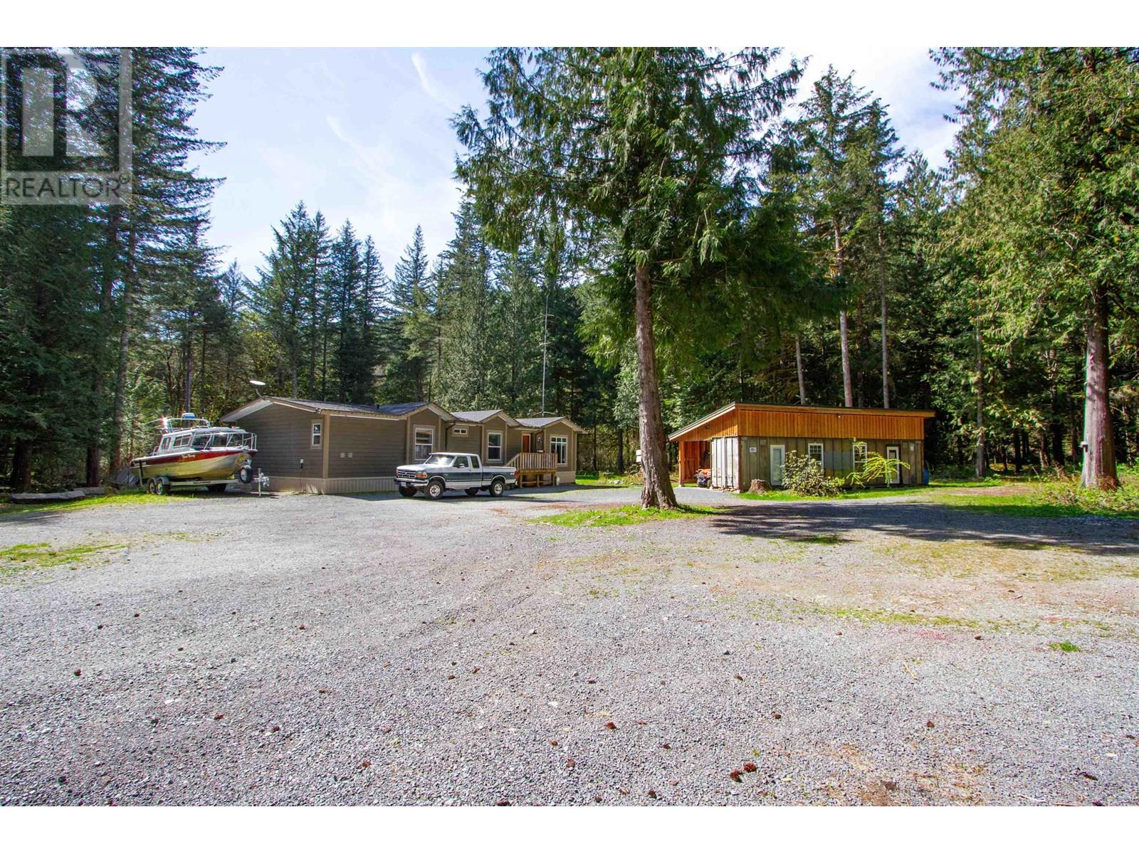 8101 Paradise Valley Road, Squamish, British Columbia  V0N 1H0 - Photo 7 - R3022984