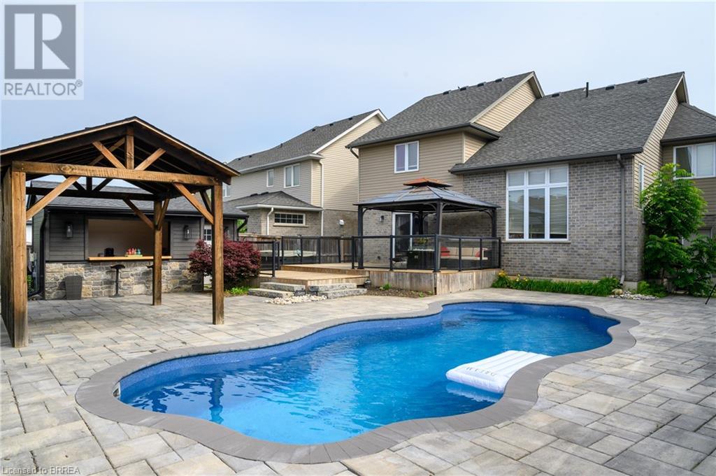 Property at 633 HALIFAX Road image 2
