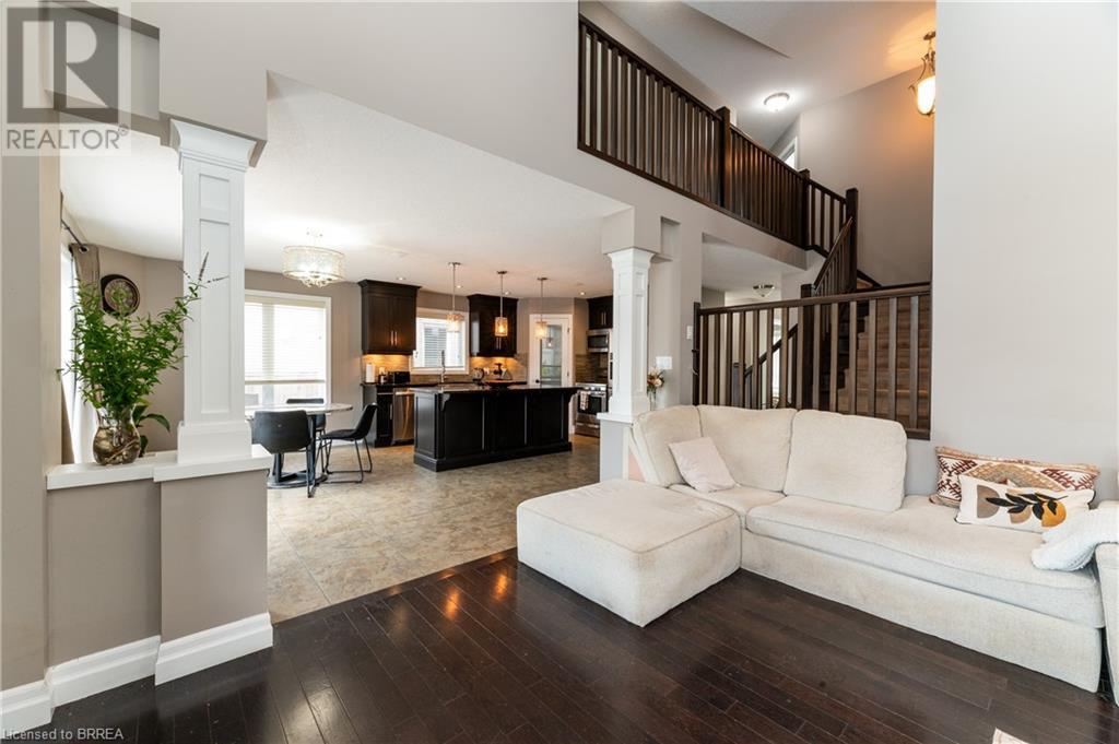 Property at 633 HALIFAX Road image 5