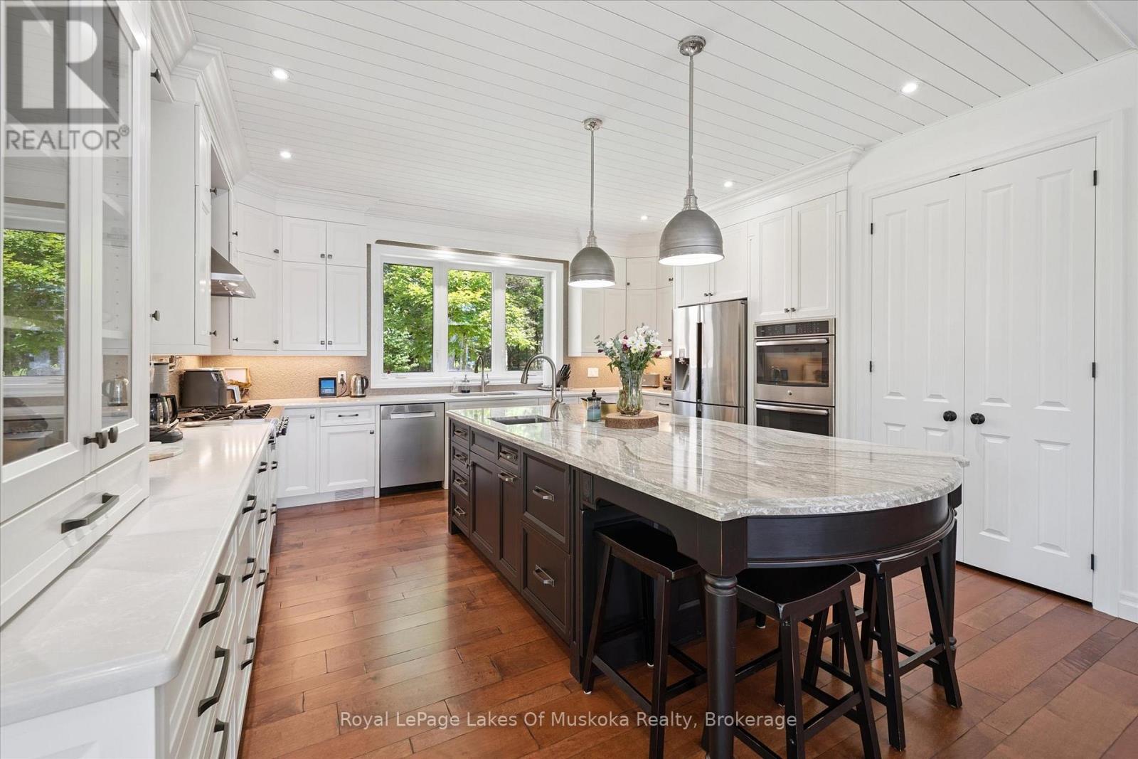 38 Rocky Drive, Huntsville (Brunel), Ontario  P0B 1M0 - Photo 13 - X12262940
