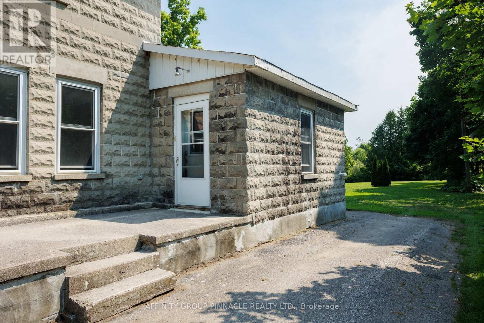 1850 Victoria Road, Kawartha Lakes, Ontario  K0M 2B0 - Photo 5 - X12262943