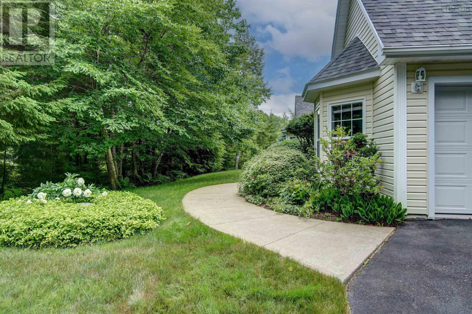 Property at 717 High Road image 4