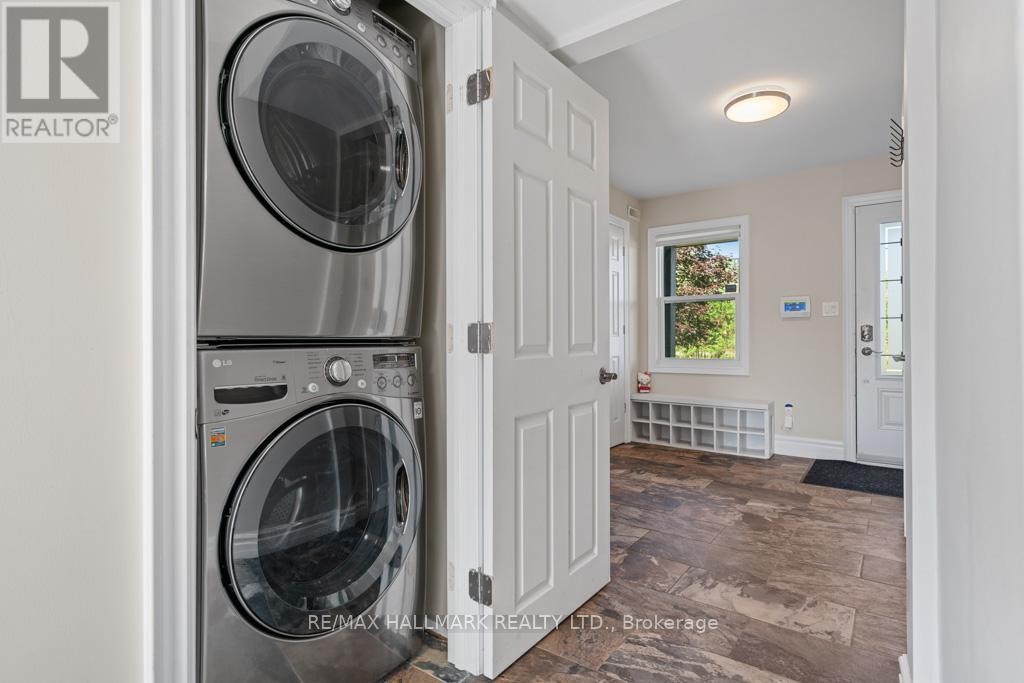 720 Lake Drive S, Georgina, Ontario  L4P 1V1 - Photo 44 - N12256295
