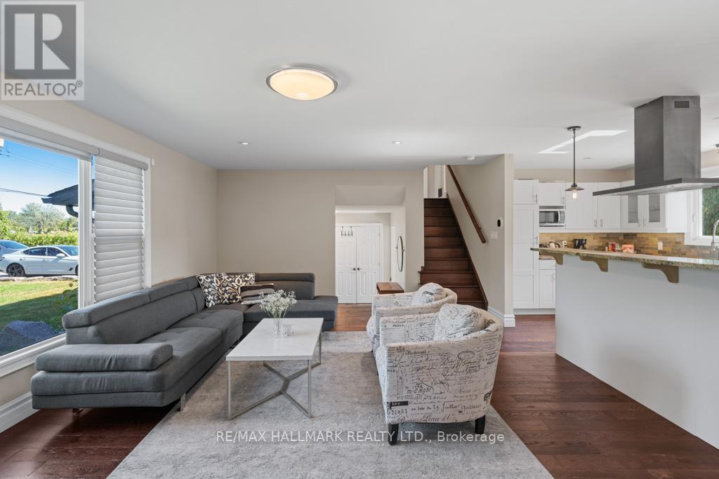 720 Lake Drive S, Georgina, Ontario  L4P 1V1 - Photo 13 - N12256295
