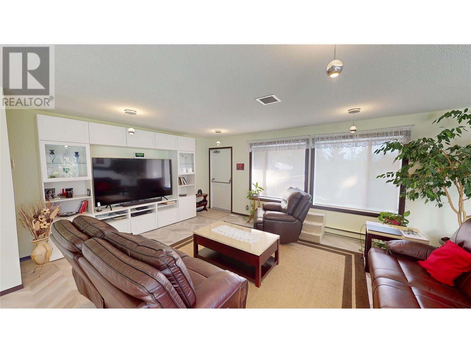 821 Westwood Drive, Cranbrook, British Columbia  V1C 4H5 - Photo 7 - 10354776