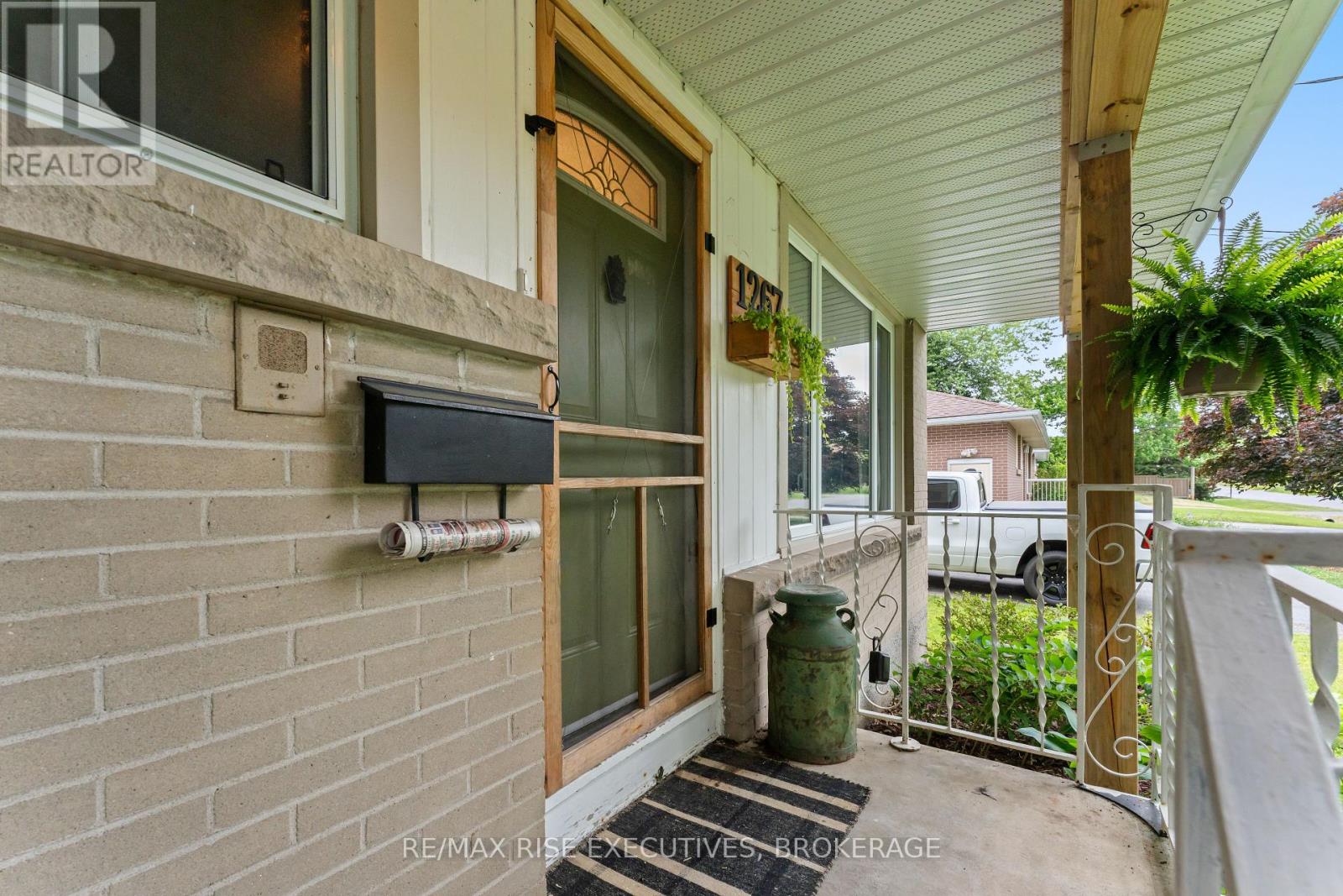 Property at 1267 LEYTON AVENUE image 2