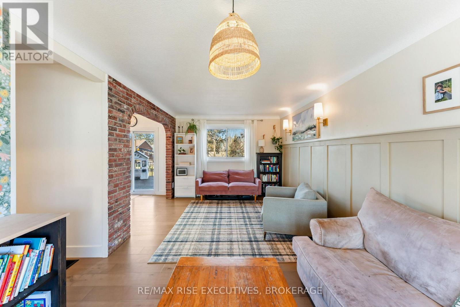 Property at 1267 LEYTON AVENUE image 5