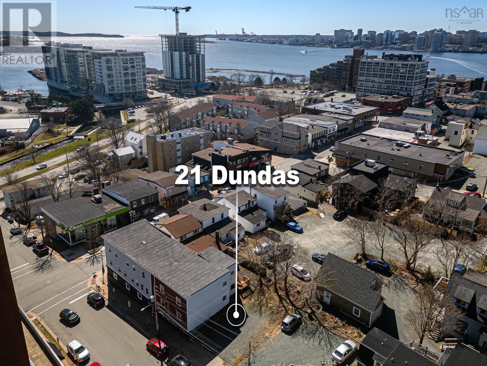 21 Dundas Street, Dartmouth, Nova Scotia  B2Y 2T8 - Photo 1 - 202512428