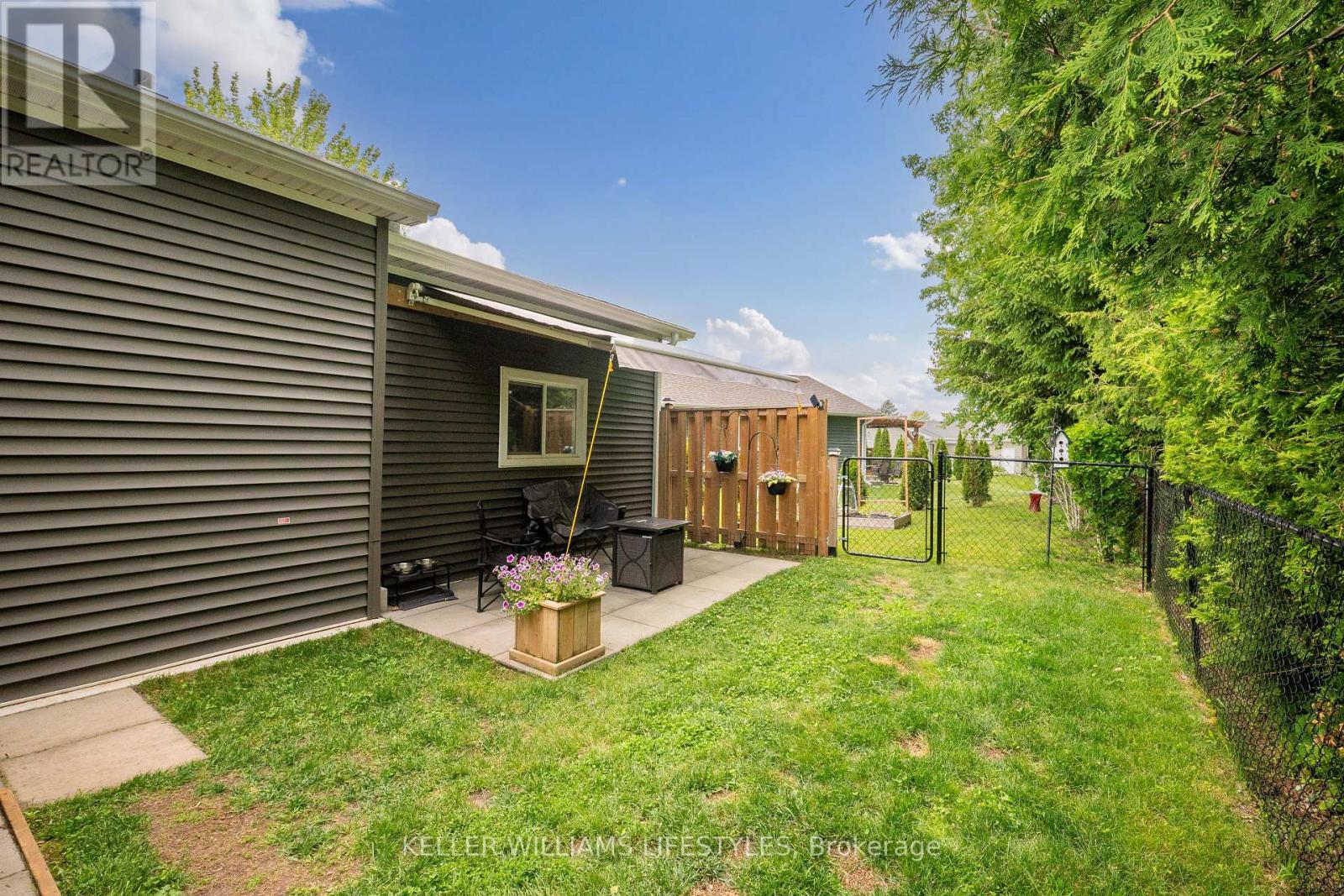 13 Kellestine Drive, Strathroy-Caradoc (Se), Ontario  N7G 0C5 - Photo 34 - X12263044