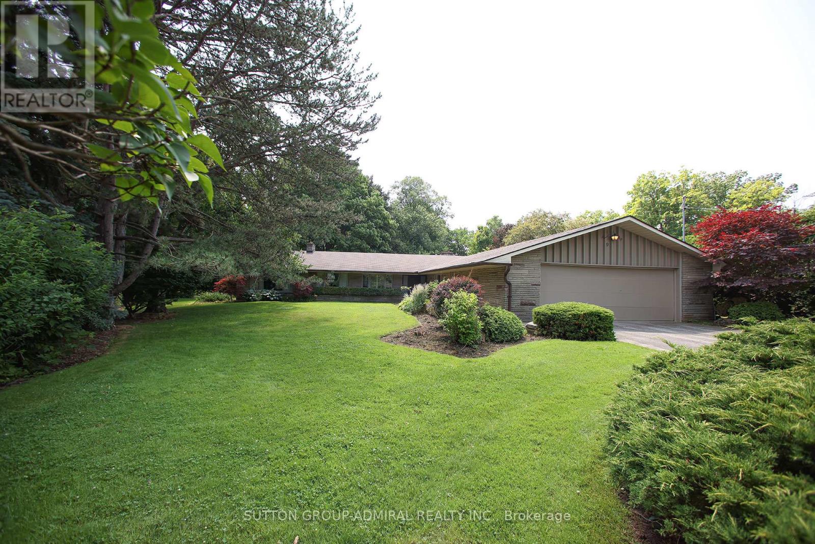 Property at 91 FOREST GROVE DRIVE image 1