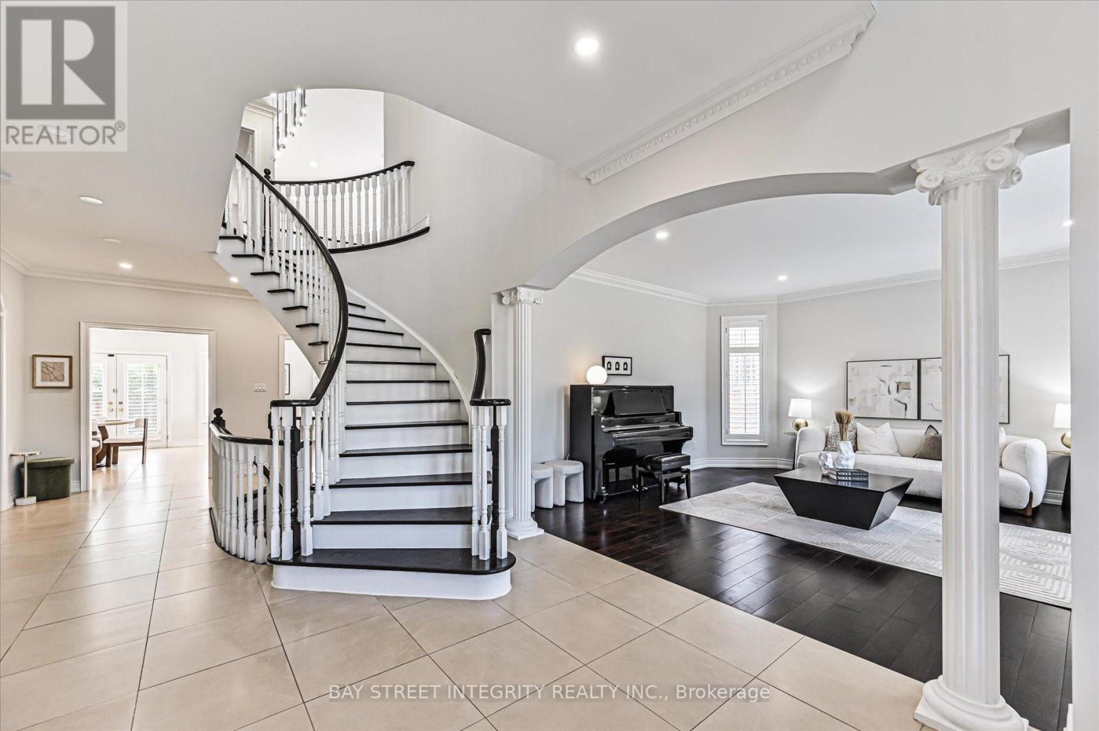Property at 124 SPRING BLOSSOM CRESCENT image 3