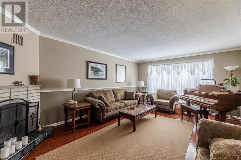 Property at 20 Carrick Drive image 5