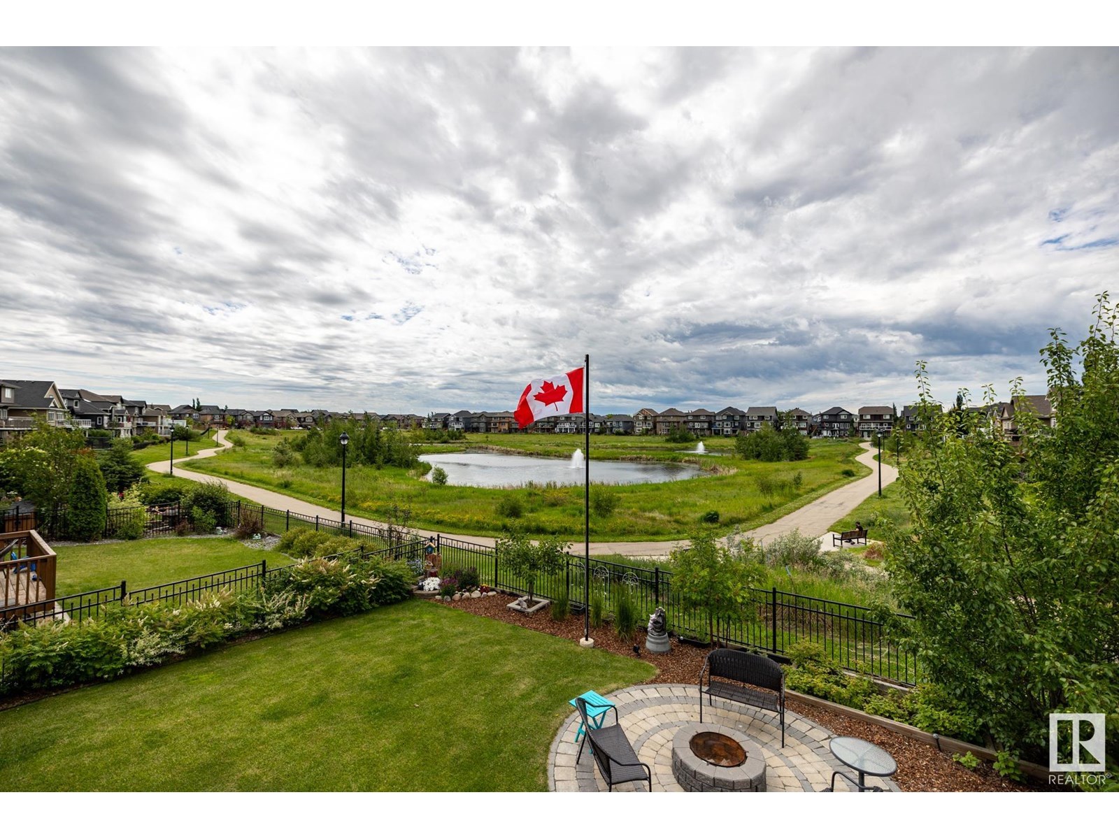 Property at 3134 WINSPEAR CR SW image 2