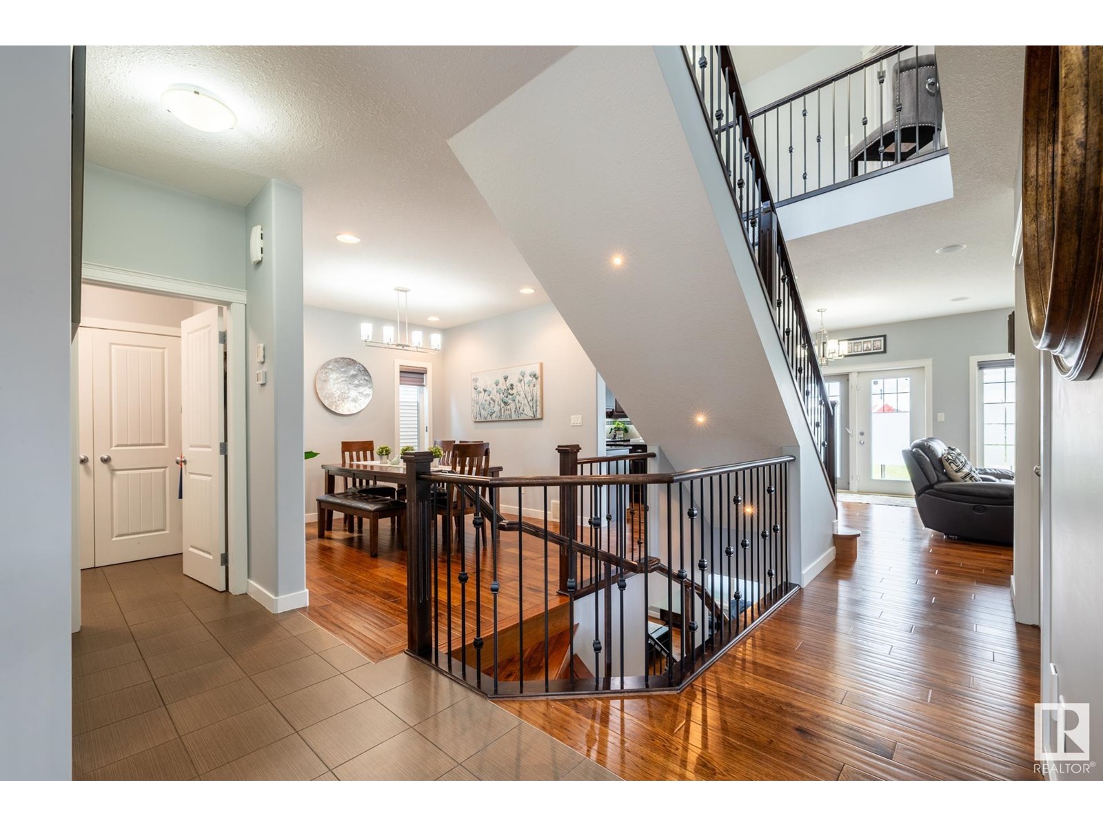 Property at 3134 WINSPEAR CR SW image 4