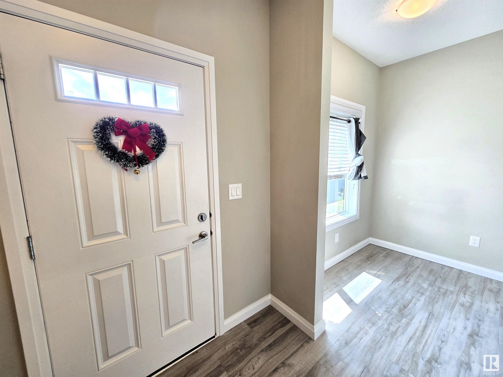 Property at #62 3710 ALLAN DR SW image 1