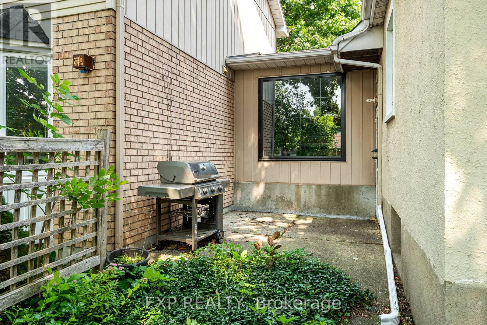 421 Greenwood Avenue, Ottawa, Ontario  K2A 0X5 - Photo 42 - X12263053