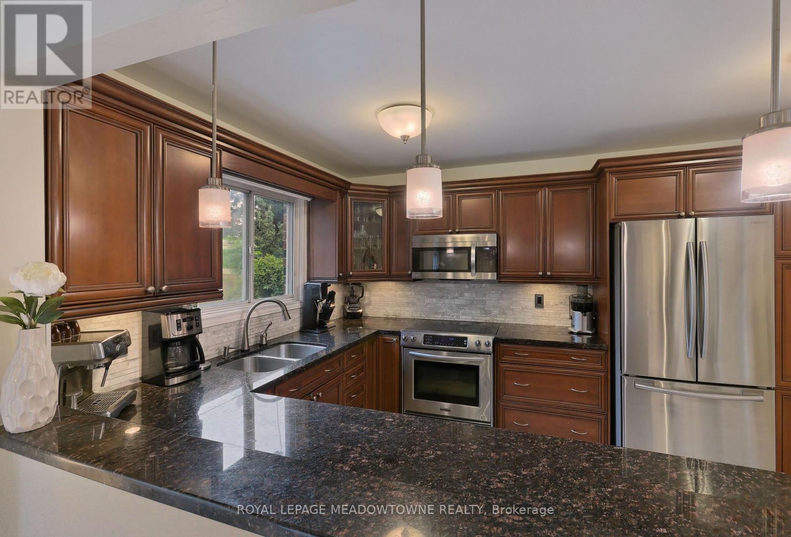 Property at 4320 SHELBY CRESCENT image 4