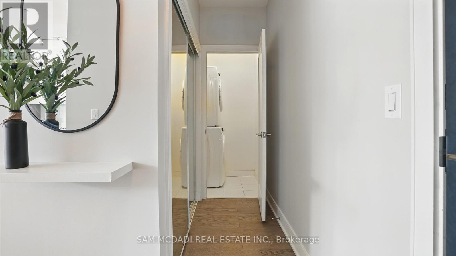 Property at 415 - 1575 LAKESHORE ROAD W image 5