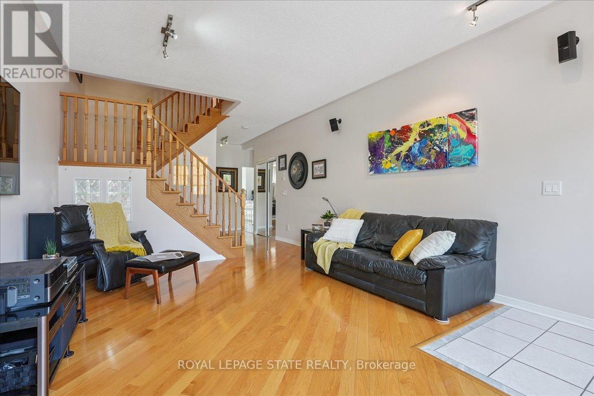 Property at 31 MORRISON CRESCENT image 2