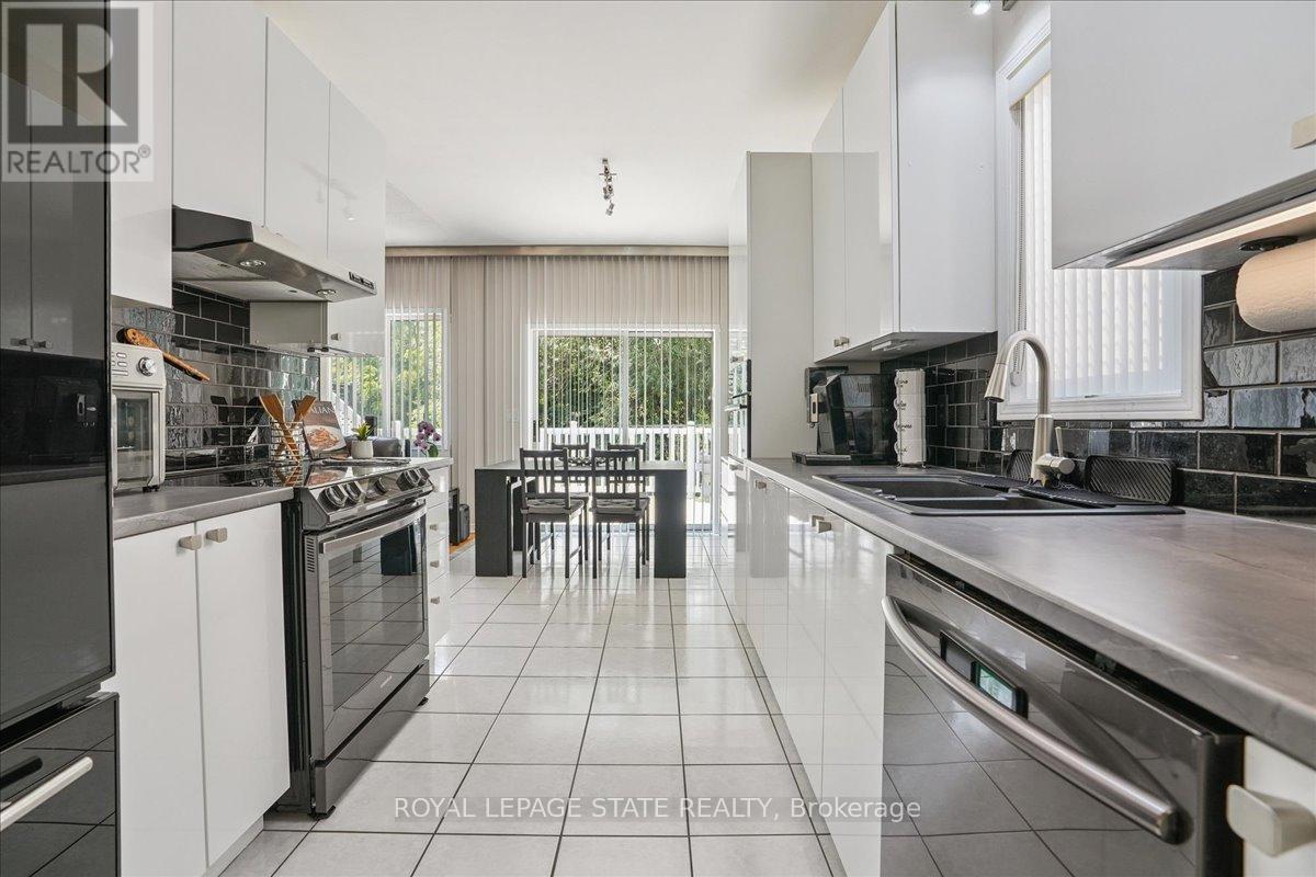 Property at 31 MORRISON CRESCENT image 3