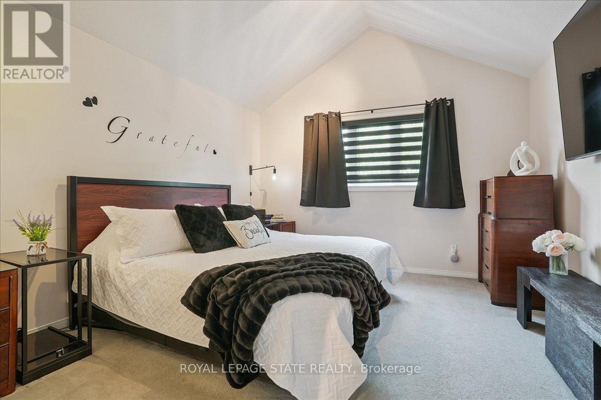 Property at 31 MORRISON CRESCENT image 4