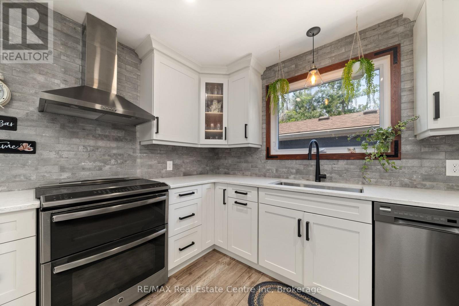33 Graham Drive, Kawartha Lakes, Ontario  K0M 1N0 - Photo 12 - X12262968