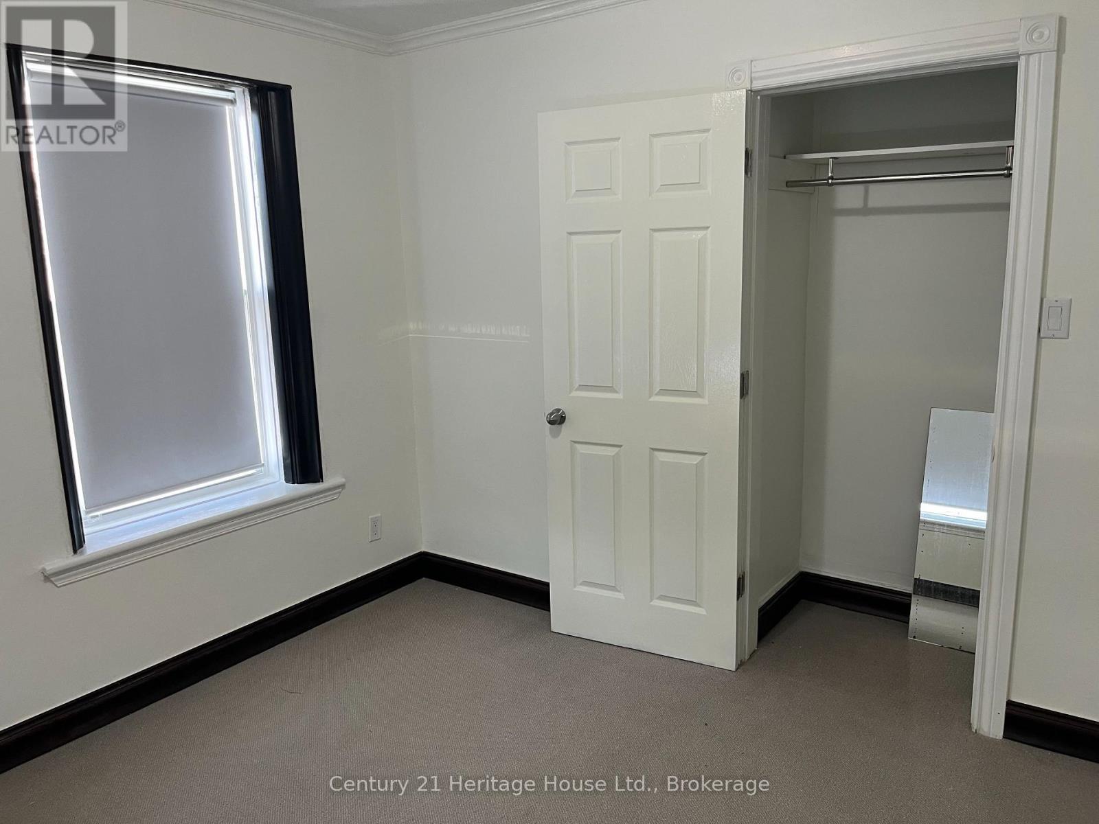 365 Durham Street W, Wellington North (Mount Forest), Ontario  N0G 2L1 - Photo 12 - X12262975