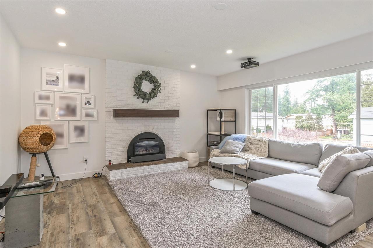 Property at 20334 38A AVENUE image 3
