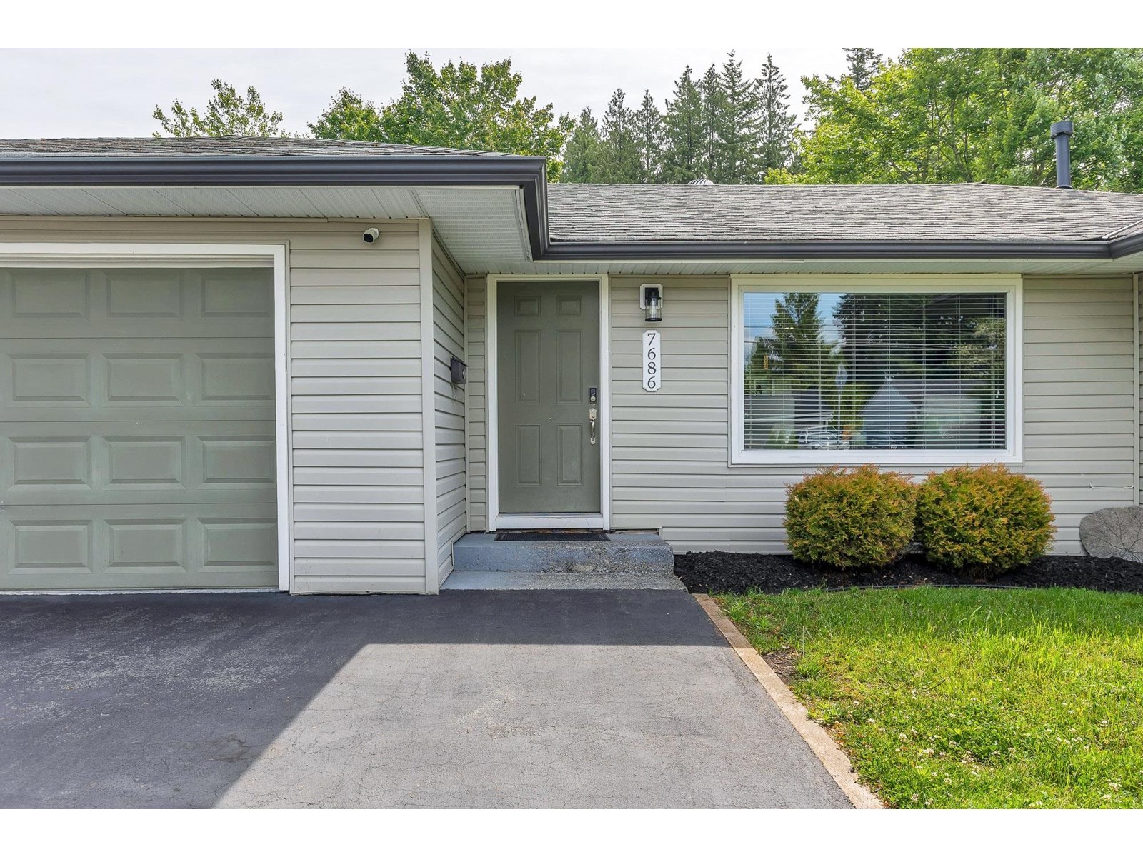 Property at 7686 BLOTT STREET image 4