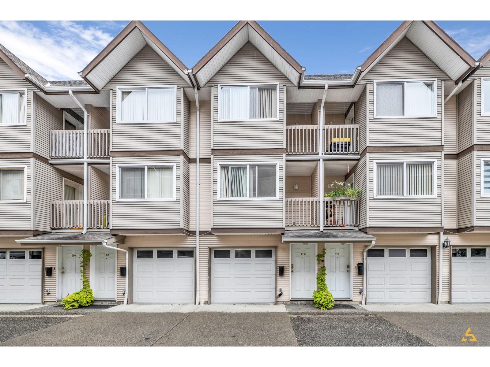 Property at 112 19700 56 AVENUE image 3