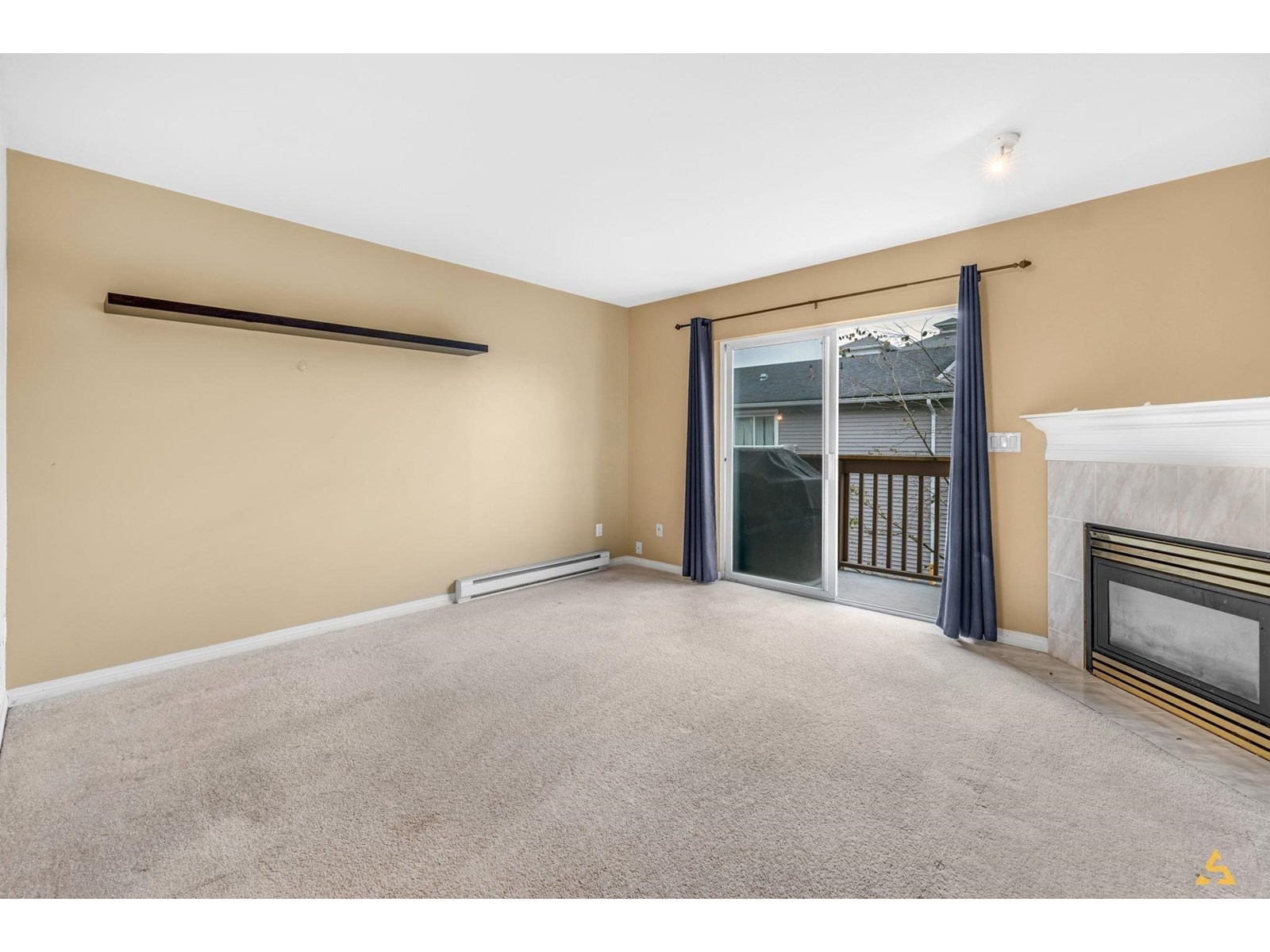 Property at 112 19700 56 AVENUE image 4