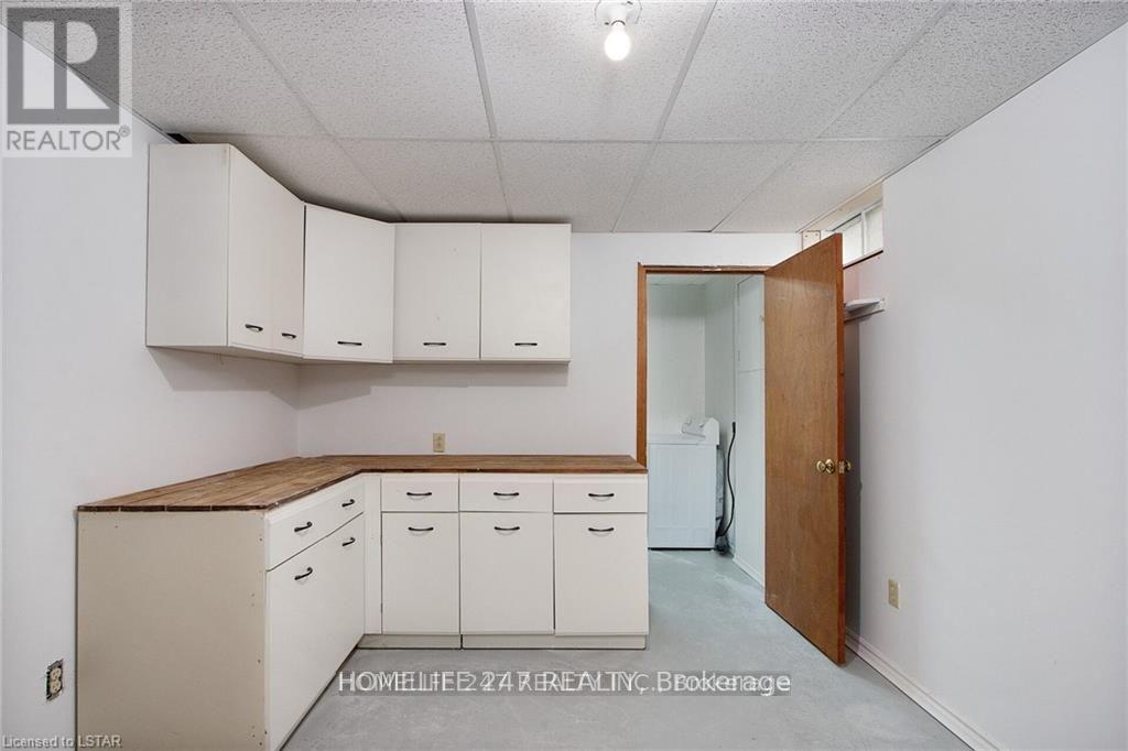 55 Galt Road, Stratford, Ontario  N5A 7S6 - Photo 12 - X12248386
