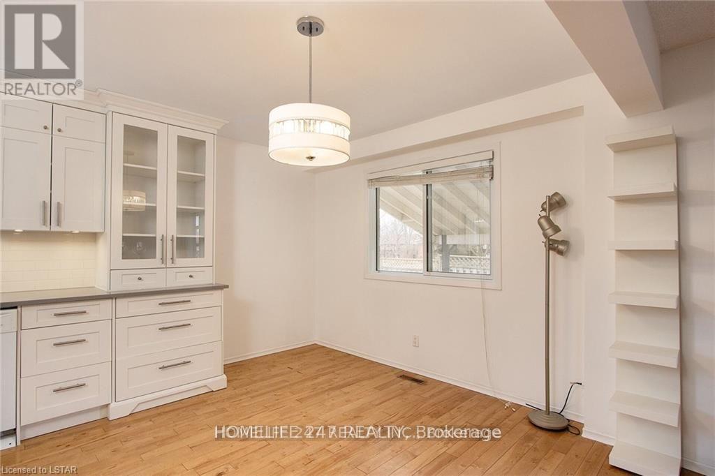 55 Galt Road, Stratford, Ontario  N5A 7S6 - Photo 27 - X12248386