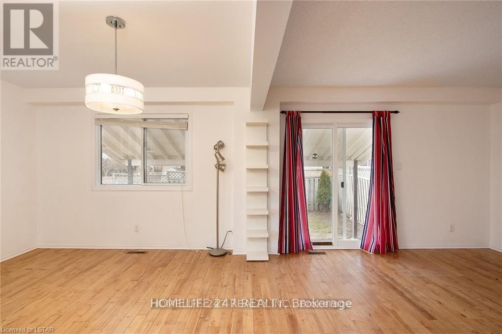 55 Galt Road, Stratford, Ontario  N5A 7S6 - Photo 26 - X12248386