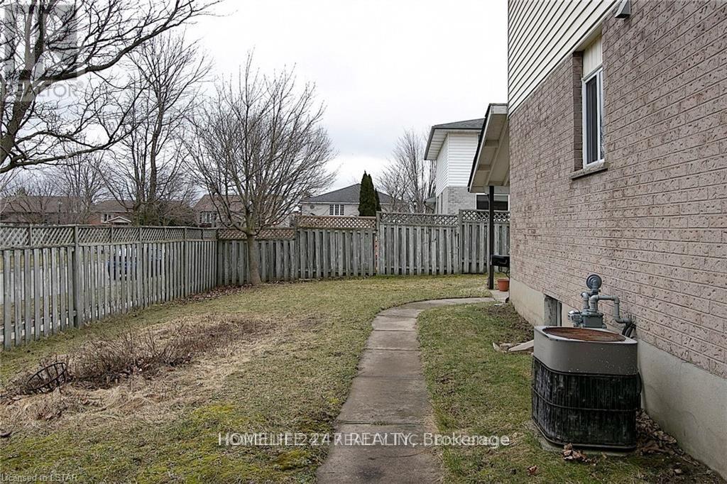 55 Galt Road, Stratford, Ontario  N5A 7S6 - Photo 5 - X12248386
