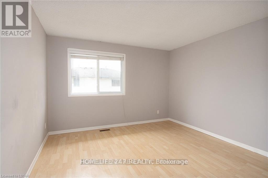 55 Galt Road, Stratford, Ontario  N5A 7S6 - Photo 21 - X12248386