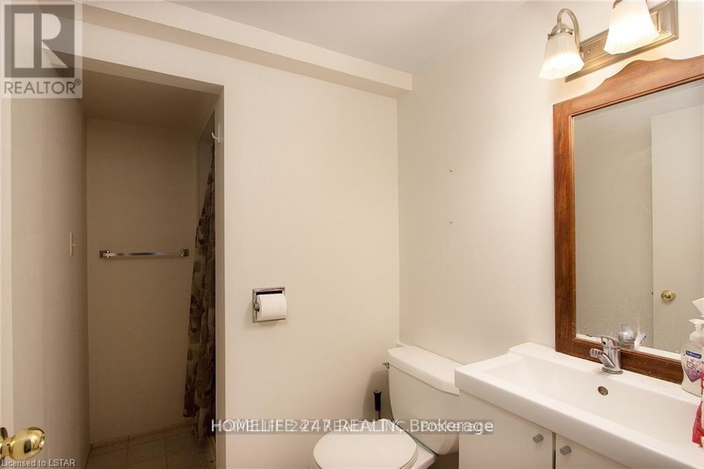 55 Galt Road, Stratford, Ontario  N5A 7S6 - Photo 6 - X12248386