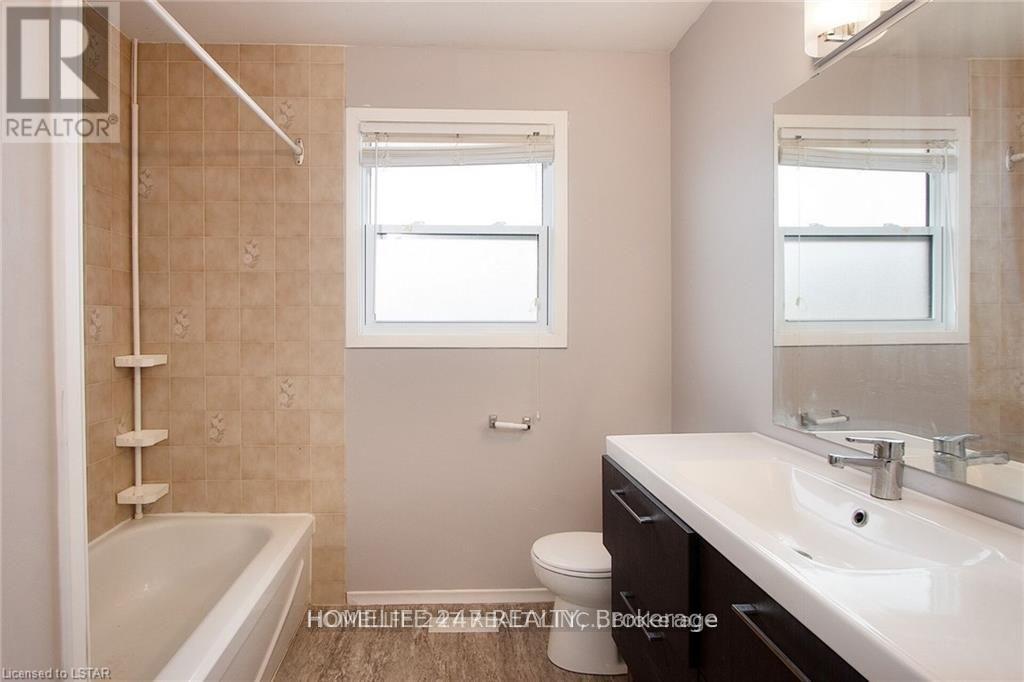 55 Galt Road, Stratford, Ontario  N5A 7S6 - Photo 14 - X12248386