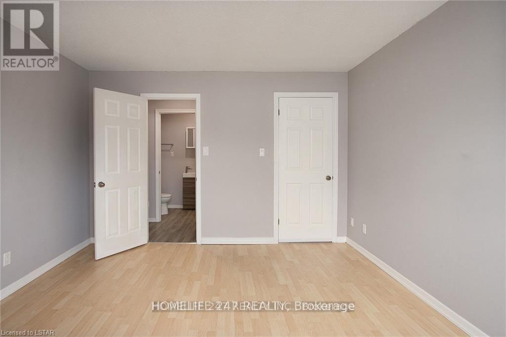 55 Galt Road, Stratford, Ontario  N5A 7S6 - Photo 22 - X12248386