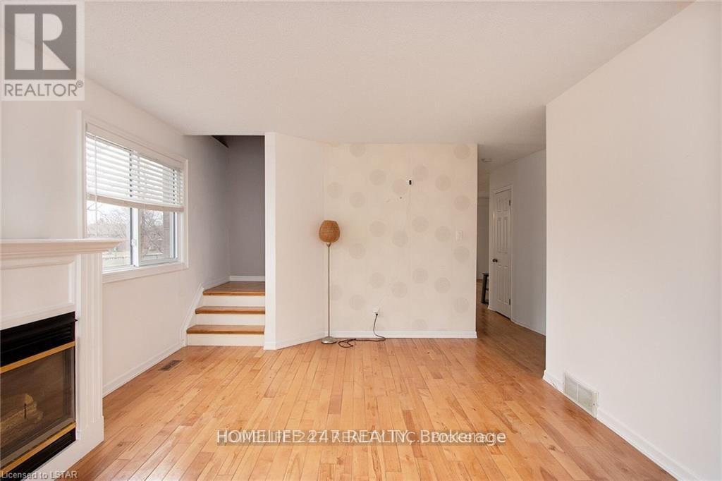 55 Galt Road, Stratford, Ontario  N5A 7S6 - Photo 32 - X12248386