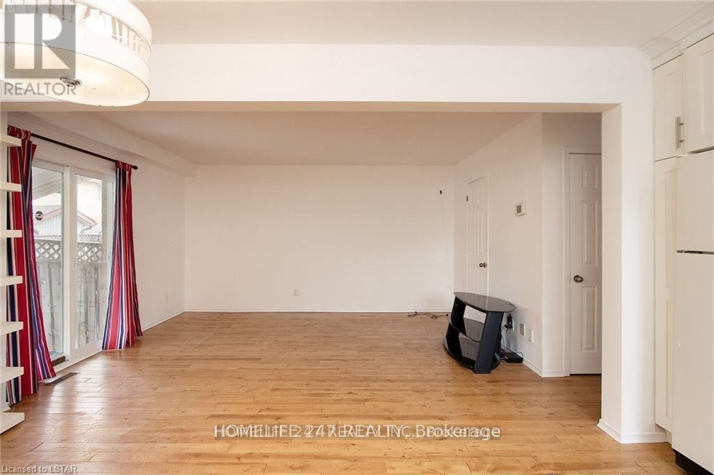 55 Galt Road, Stratford, Ontario  N5A 7S6 - Photo 23 - X12248386
