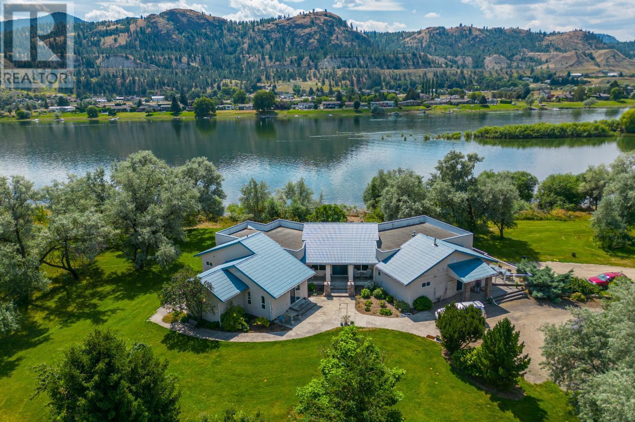 3390 SHUSWAP  E Road, kamloops, British Columbia
