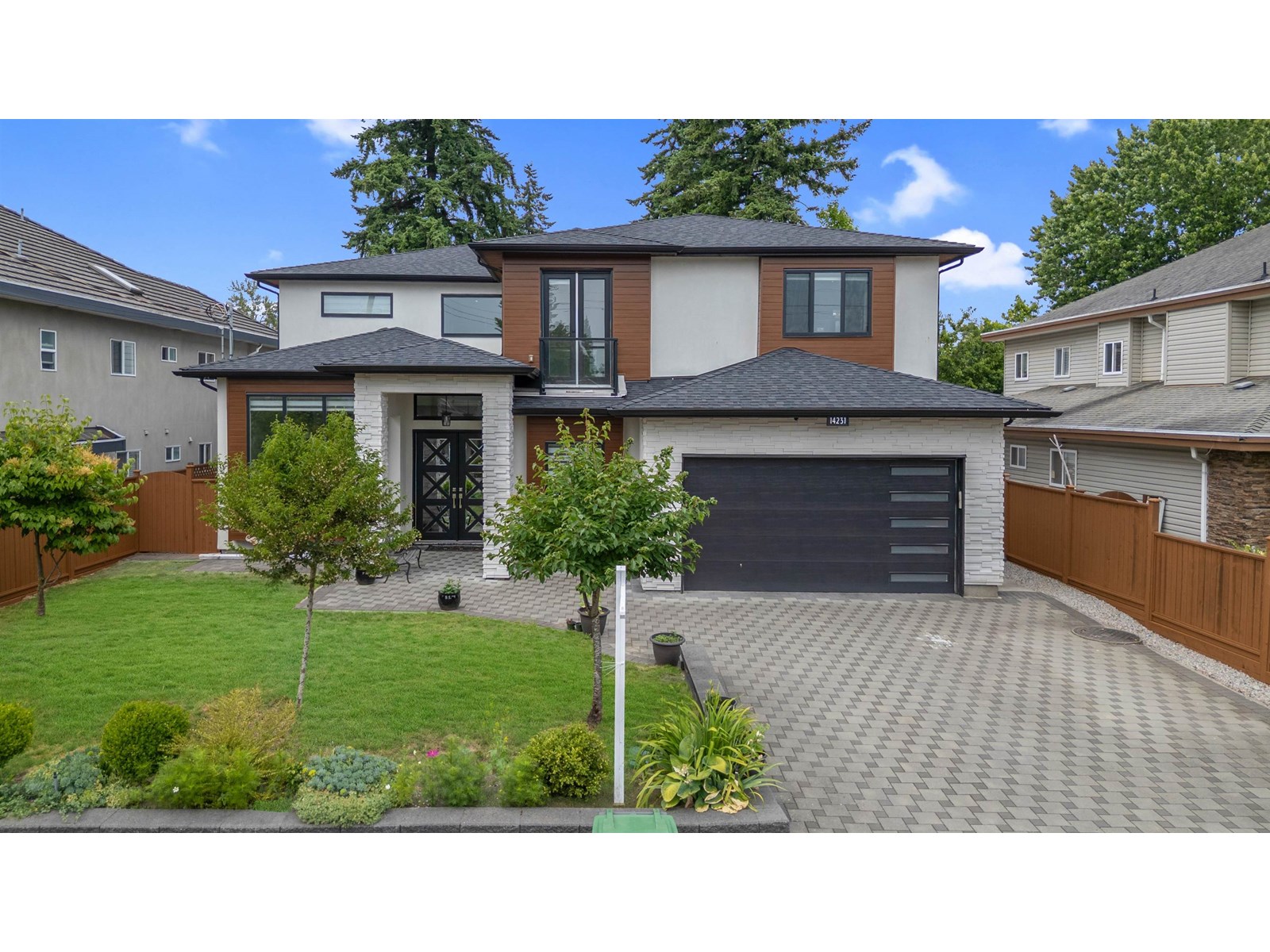 Property at 14231 70A AVENUE image 2