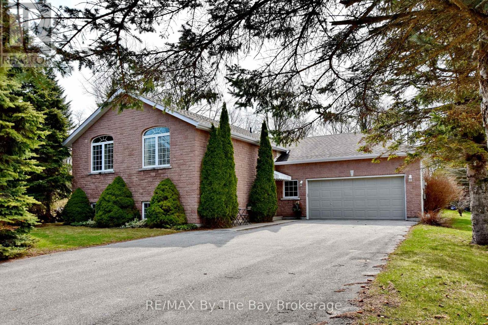 8 Pridham Court, Wasaga Beach, Ontario  L9Z 1M4 - Photo 1 - S12263184