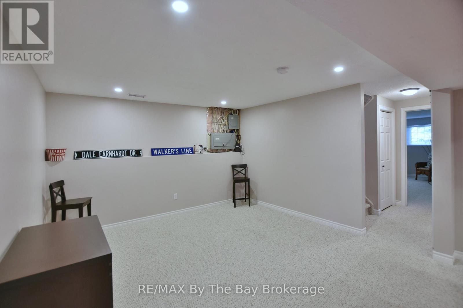 8 Pridham Court, Wasaga Beach, Ontario  L9Z 1M4 - Photo 34 - S12263184