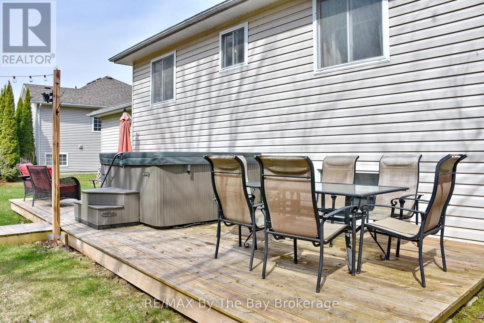 8 Pridham Court, Wasaga Beach, Ontario  L9Z 1M4 - Photo 41 - S12263184