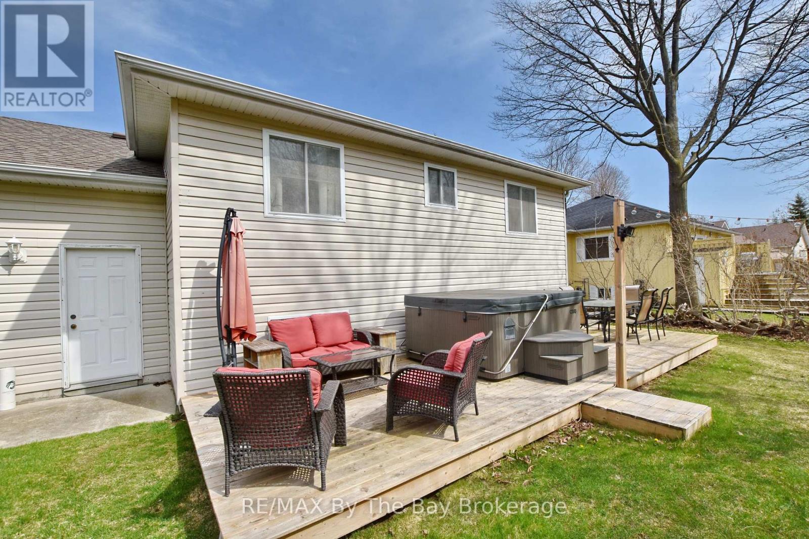 8 Pridham Court, Wasaga Beach, Ontario  L9Z 1M4 - Photo 42 - S12263184