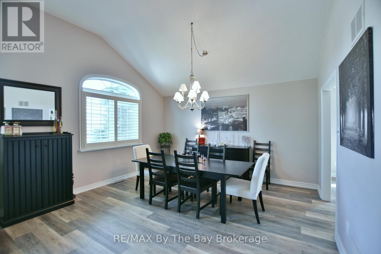 8 Pridham Court, Wasaga Beach, Ontario  L9Z 1M4 - Photo 9 - S12263184